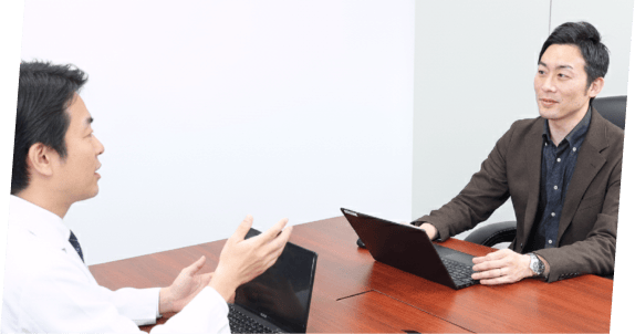 初期コンサルティング実行プランを策定している様子