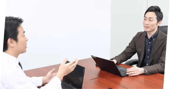 初期コンサルティング実行プランを策定している様子